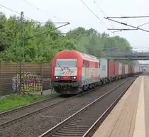 EVB 420 12 (223 032) mit Containerzug in Fahrtrichtung Seelze. Aufgenommen am 30.05.2013 in Dedensen-G�mmer.