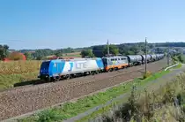 Mit einem Kesselwagenzug ist am 28.09.2013
die 185 529 in Katzbach durchgefahren.
Mit eingereiht war eine f�r die Hectorrail
umgebaute 1142.
Gr�sse an die Triebfahrzeugbesatzung.
