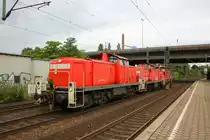 Dreierpack bei der Durchfahrt. 295-042-6 in Hamburg-Harburg, 19.8.13.