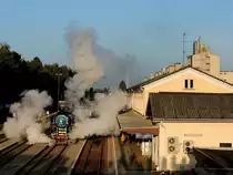477.043Papou�ek („Papagei“) ist mit einem Fotosonderzug am Weg zum Ampflwanger Dampflokfest; 130928