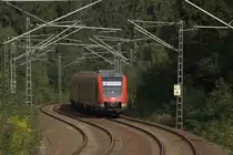 612 609 passiert gerade, gerade und nicht geneigt, km  23,6 um sich gleich wieder in die Kurve zu legen. 27.09.2013  11:43 Uhr zwischen  Edle Krone und Klingenberg Colmnitz.  