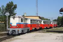Mk45-2003 f�hrt am 08.September 2013 mit Zug 117 in den Bf. Sz�chenyi-Hegy ein.