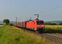 152 149 mit einem G�terzug am 06.07.2013 bei Himmelstadt.