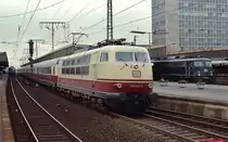 103 241-6 und 110 466-0 im Jahr 1978 im Essener Hauptbahnhof