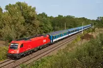1216 233 f�hrt mit dem EC 77 kurz vor Strasshof in Richtung Wien. Die Aufnahme entstand am 25.09.2013.