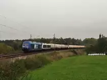 253 014 und 223 144 ziehen am 07.10.13 einen Gaskesselzug durch Oberj�ssnitz/V.
