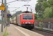 189 801-4 der WLE (WLE 81) mit dem  Warsteiner  aus Richtung Seelze kommend. Aufgenommen am 30.05.0213 in Dedensen-Gümmer.