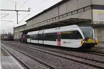 DB Hochrheinbahn: EINWEIHUNGSFEST nach Fertigstellung der Strecke Schaffhausen-Erzingen (Baden) vom Samstag den 5. Oktober 2013. Der TURBO-GTW 526 749 wurde auf den Namen  NEUNKIRCH  getauft. Die Ueberfuhr von Schaffhausen nach Neunkirch erfolgte mit der Am 843 091 von SBB CARGO.
Foto: Walter Ruetsch 