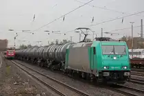 TXL 185 615 am 15.4.13 mit einem Kesselzug in D�sseldorf-Rath.