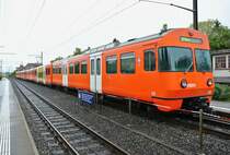 Be 4/12 53 und Be 4/8 42 beim Wenden in Urtenen, 10.10.2013.