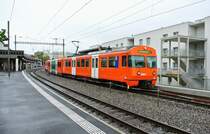 Be 4/12 Nr. 58 bei Ausfahrt in Sch�nb�hl, 10.10.2013.