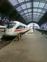 Mein 500. Bahnbild!!

Ein ICE steht hier am 2.Juni 2011 im Leipziger Hbf. 
Aufgenommen mit meinem Handy.