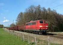 151 108 mit einem Schrottzug am 03.04.2011 bei Vogl.