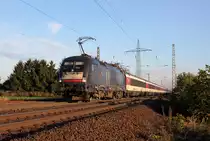 182 572 / ES 64 U2-072 am EC7 bei Br�hl am 19.10.2013