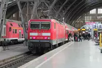 Die 143 928-0 kam am 17.10.2013 nach der Ankunft mit dem RE 26027 aus Halle(Saale)Hbf in Leipzig Hbf an, man hat in der Matrix schon die R�ckfahrt eingestellt.
