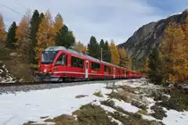 ABe 8/12 3507 f�hrt am 19.10.2013 mit dem R 1625 von Surovas Richtung Morteratsch.