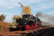 Im Rahmen der 12.Leipziger Eisenbahntage des Eisenbahnmuseums Leipzig wurde am 20.10.2013 wieder mal die sogenannte S�dschleife befahren. Ab Leipzig-Plagwitz ging es zun�chst  Wanne voran  bis Zeitz, hier nahe Zauschwitz.