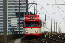 3764 auf der Deutzer Br�cke am 19.10.2013.