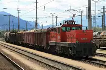 1063 045-7 mit einem �bergabeg�terzug W�rgl-Kirchbichl auf W�rgl Hauptbahnhof am 31-7-2013.