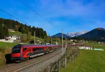 Aufgrund von Bauarbeiten der DB zwischen Salzburg und Rosenheim, wird der Fernverkehr �ber die Giselastrecke umgeleitet. 

1116.245 + 1116.235 (beide Loks mittig, durch das St�rzen in Salzburg) mit dem SRJ 30164 in Fieberbrunn!