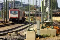 185 601-2 und Class 66 PB03  Mireille  beide von Crossrail stehen in Aachen-West an einem Getreidewagen bei tollem Herbstwetter am 20.10.2013.
Und das ist mein 2700tes Bahnbild bei http://WWW.Bahnbilder de. 