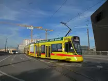 Tango mit der Betriebsnummer 168 auf der Linie 10 f�hrt Richtung Haltestelle M�nchensteinerstrasse. Die Aufnahme stammt vom 19.10.2013.