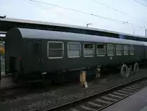 Dienstwagen am Schlu� vom Sonderzug D 25791 Stralsund-Cottbus,am 12.Oktober 2013,in Stralsund.