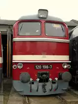 Diesellok 120 198 des TEV Weimar am 12.10.2013
zur Ausstellung  DR-Dieselloktreffen 