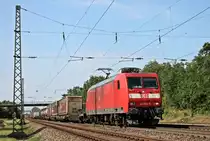 Durchfahrt von der Seddiner 145 034-5 am 11.07.2013 mit dem arcese-KLV in Orschweier gen Offenburg.