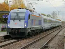 5 370 009 mit EC44 von Warszawa Wschodnia nach Berlin Hauptbahnhof bei der Durchfahrt durch den Bahnhof Karlshorst am 23. Oktober 2013.
