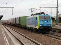 ES 64 F4-205 bzw.  189 205-8(PKP Cargo) am 23. Oktober 2013 im Bereich des Berlin Sch�nefeld Flughafen mit einem Containerzug.