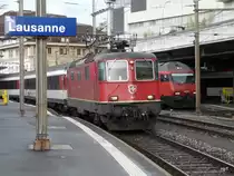 SBB - 11301 mit IR nach Brig im Bahnhof Lausanne am 17.09.2013