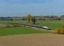 247 057 mit einem Kesselzug am 26.10.2013 bei Weidenbach.