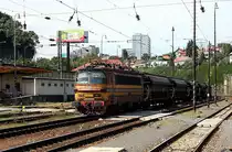 Bratislava Hauptbahnhof am 30.8.2009
230064 f�hrt mit einem G�terzug durch!