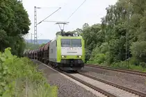 Captrain 185-CL 005 mit Getreidezug in Fahrtrichtung S�den. Aufgenommen am 15.06.2013 in Wehretal-Reichensachsen. Gru� zur�ck an den Tf! ;)