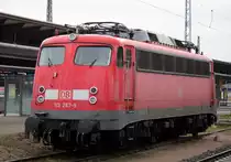 statt der angek�ndigten 101 016-4 machte sich 113 267-9 ein sch�nes Wochenende im Rostocker Hbf.26.10.2013 
