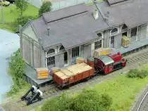 Zuverl�ssig absolviert die kleine K� ihre Rangieraufgaben, unverzichtbar f�r den Betrieb des alten Lagerschuppens auf der Anlage der Holle-Modellbahn (27.10.2013).