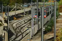 Die Wende und Abstellanlage Merkenich am 27.10.2013. Die neue Weiche f�r Gleis 1 (ehemaliges Gleis 2, Mitte) und Gleis 2 (neues Gleis ganz links) wurde angeschlossen und die alte Weiche zwischen dem alten Gleis 1 (neues Regelwendegleis der Linie 12, rechts) und Gleis 1 (altes Gleis 2, Mitte) wurde ausgebaut.