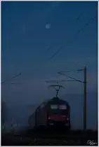 Am abnehmenden Mond vorbei, schiebt 1116 227 den railjet 731  Kelag Energie Express  durch St.Lorenzen 10_2013