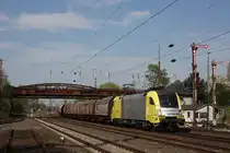 TXL ES 64 U2-095 am 24.4.13 mit einem Stahlzug in D�sseldorf-Rath.