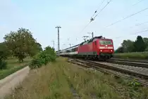 120 109-4 mit dem EC 9 am Nachmittag des 28.09.13 in der n�rdlichen Einfahrgruppe von M�llheim (Baden).