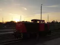 9880 3346 603-4 D-EBS steht am 29.10.13 in Plauen/V. oberer Bahnhof beim Sonnenuntergang. 