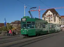 Be 4/6 S 676 auf der Linie 15 �berquert die Mittlere Rheinbr�cke. Die Aufnahme stammt vom 24.10.2013.