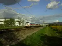 Mit leichter Verp�tung passierte am 30.10.2013 ICE 207 den Bahnkilometer 89,4 der Rheintalbahn hinter Malsch auf seinem Weg nach Basel SBB.