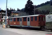 Ein Xe 4/4 der MOB im Mai 1981 in Saanenmöser. Vermutlich handelt es sich um den Xe 4/4 21 oder 22 (3. Besetzung), ex ADZe 4/4 31 (?). Dieser 1906 gebaute Triebwagen wurde mehrmals umgebaut und 1989 verschrottet. 