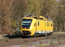 30.10.2013 Zepernick. 711 116 - Instandhaltungsfahrzeug f�r Oberleitungsanlagen (IFO) unterwegs gen S�den