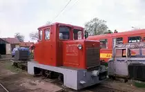 Am 15.4.1989 war ich zum ersten Mal im kleinen Schmalspur Depot in Gy�ngy�s.
Es sah dort damals recht desolat aus. Die abgebildete C 60 Diesellok machte
da eine gro�e Ausnahme. Sie wurde offensichtlich gerade �berholt.