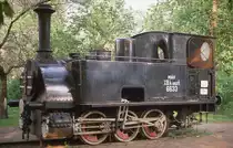 Am 14.4.1989 besuchte ich zum ersten Mal das Verkehrsmuseum in Budapest.
Dort traf ich diese MAV Tenderlok an. Die Aufschrift f�hrt nach meinen
Recherchen zu einer Cn2t von Krauss aus M�nchen aus dem Jahr 1883. Sie
trug bei der MAV die Nummer 381.003. 