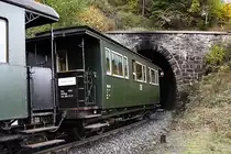 Hier geht`s r�ckw�rts! Nachdem alle Fotofreunde am 18.10.2013 den Sonderzug der IG HSB verlassen haben, wird dieser f�r eine Scheinanfahrt in den Thumkuhlenkopftunnel zur�ckgedr�ckt!