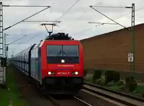 Bei Allerheiligen kommt die SBB-Cargo Transpetrol 482 043-7 mit einem Sch�ttgutwagenganzzug aus Richtung K�ln heran gefahren. Sonntag 10.11.2013
